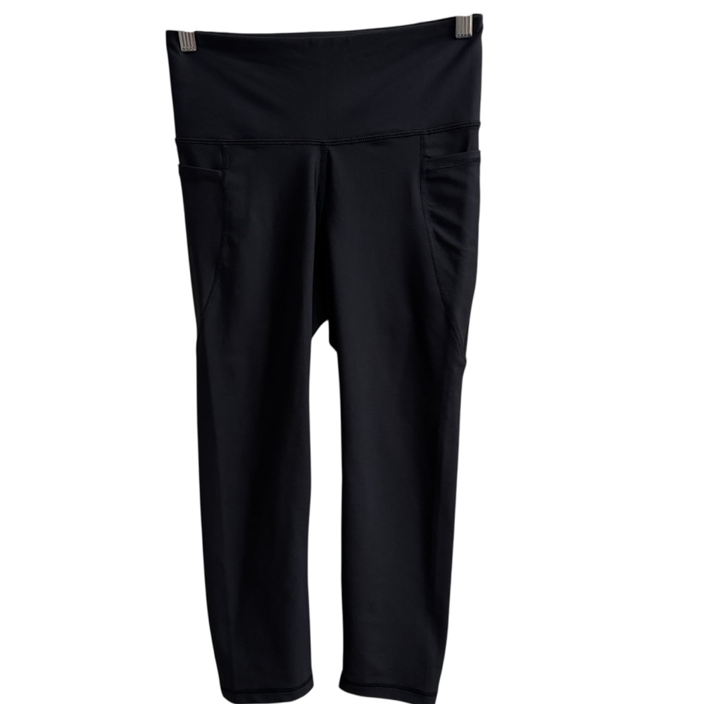 NWOT. Old Navy Powersoft High Rise Go-Dry Leggings with Pockets – Black, Sz M